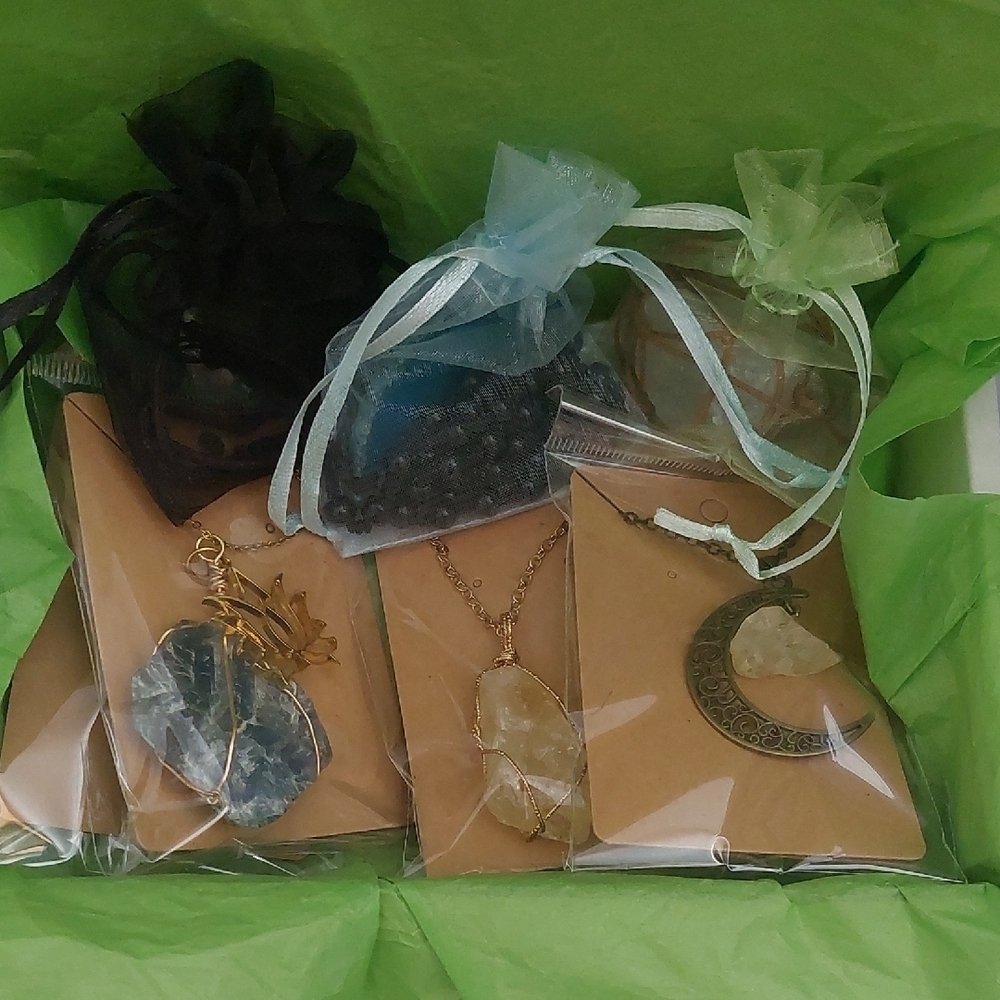 Resellers MYSTERY box Crystal Necklaces